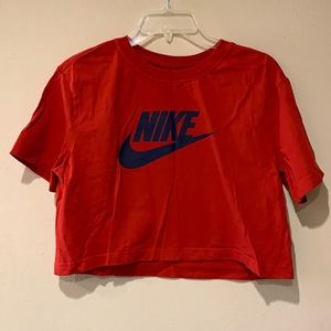 NIKE Cropped T-shirt